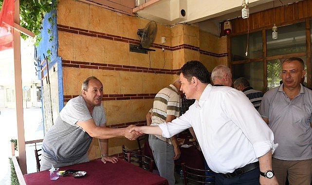 Başkan Aydın Sıcak Havada Vatandaşlara Limonata İkram Etti