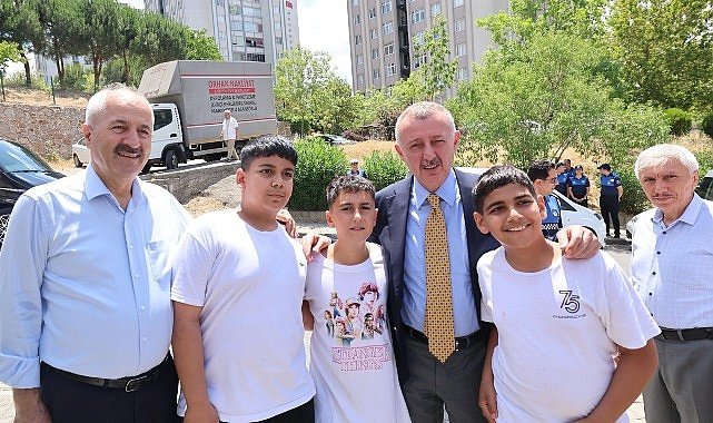 Büyükakın, Gebze’de aşure dağıttı