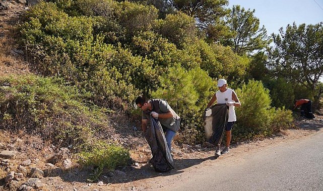 Ayvalık’ta Doğa İçin El Ele Temizlik Seferberliği