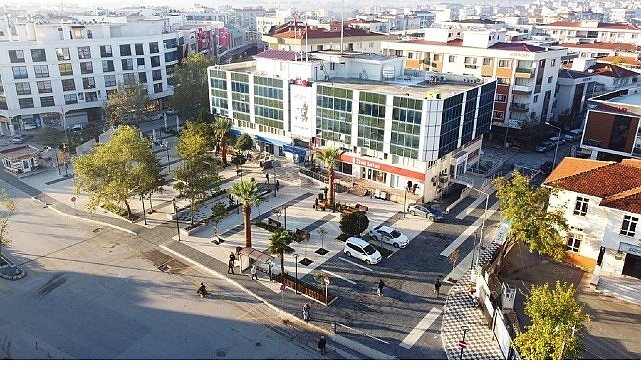 Menderes Belediyesi’nden Ot Temizliği