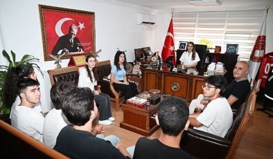 Kemer’in Gururu: Sınavda Derece Yapan Öğrenciler Protokolle Buluştu