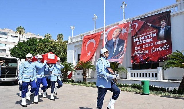 Eski Antalya Belediye Başkanı Selahattin Tonguç Son Yolculuğuna Uğurlandı