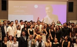 Max Amini Ebru Sanatıyla Terapi Gibi Bir Deneyim Yaşadı