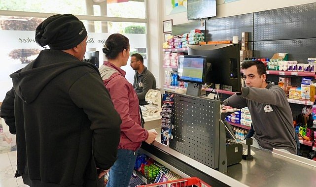 Burhaniye’de Enflasyona Karşı Halk Market Hizmeti