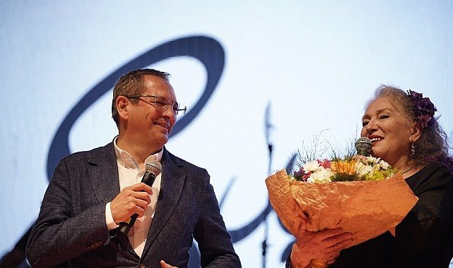 Ayvalık Zeytin Festivali’nde Suzan Kardeş ve Ege Coşkusu