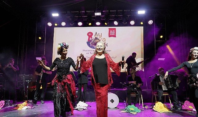 Ayvalık Festivali Suzan Kardeş ile Müzikle Sona Erdi