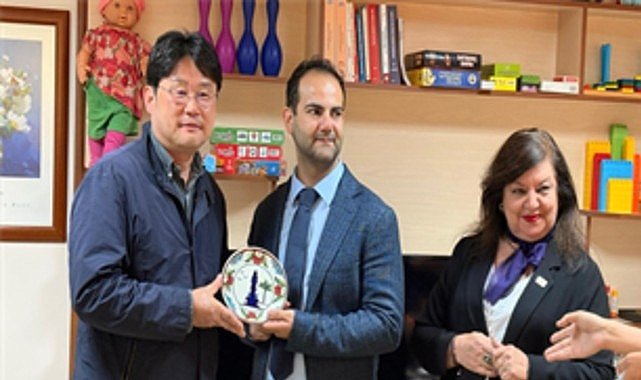 Güney Koreli Heyet İzmir’de Yaşlı Dostu Uygulamaları İnceledi