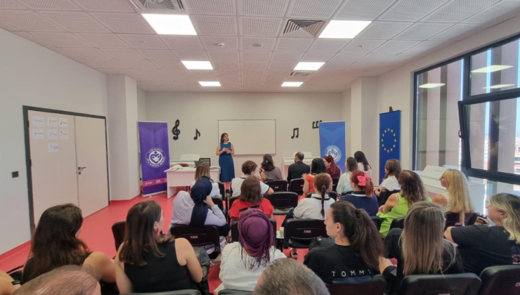 ALİAĞA’DA GENÇLİK ÇALIŞTAYI DÜZENLENDİ